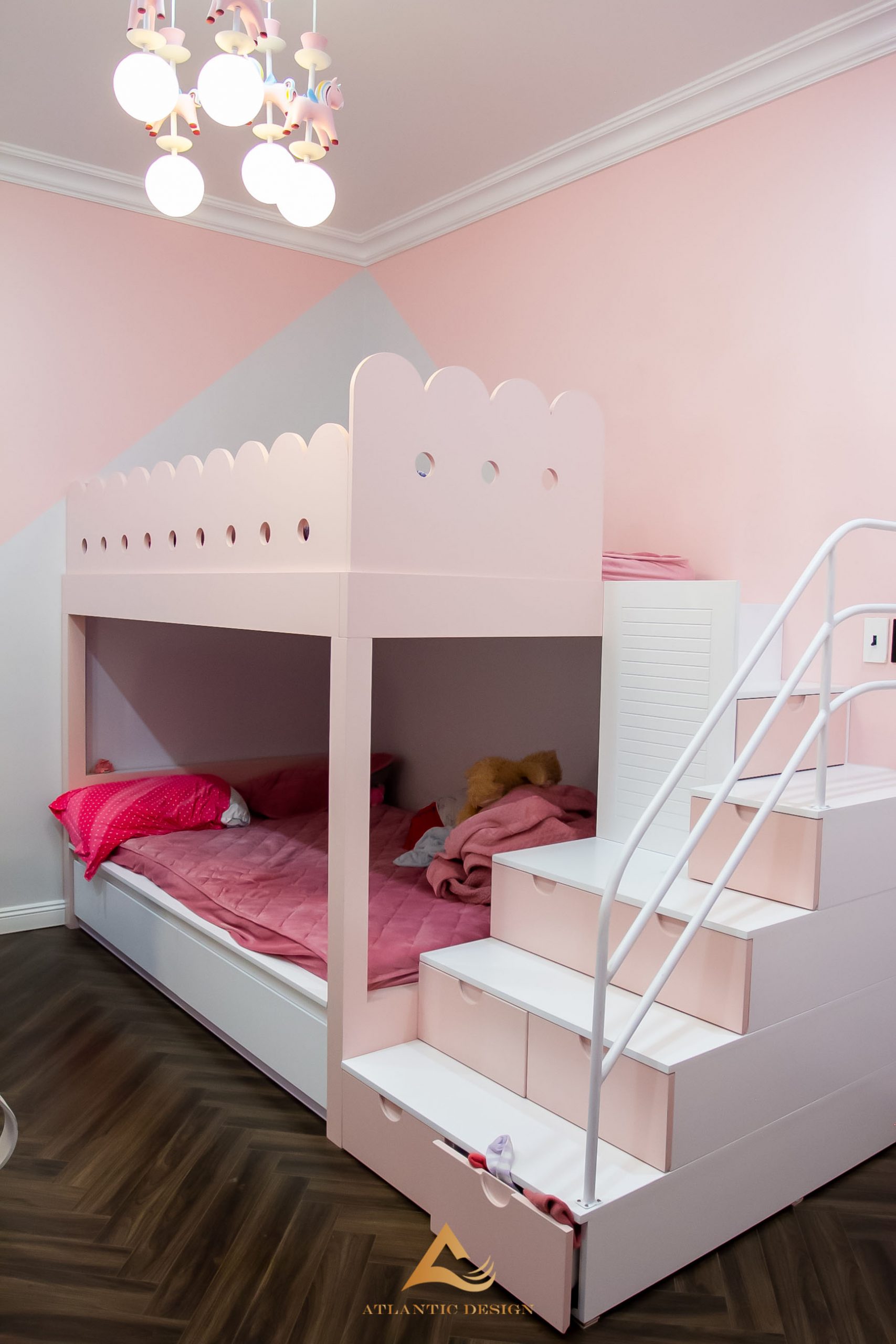 Phòng ngủ biệt thự Vinhomes Imperia Hải Phòng cho con gái thiết kế giường tầng tiện nghi cho bé khi sử dụng 